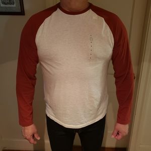 Old Navy Long Sleeve T-shirt